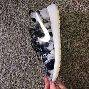 Nike Roshe Women’s Size 8 Shoes